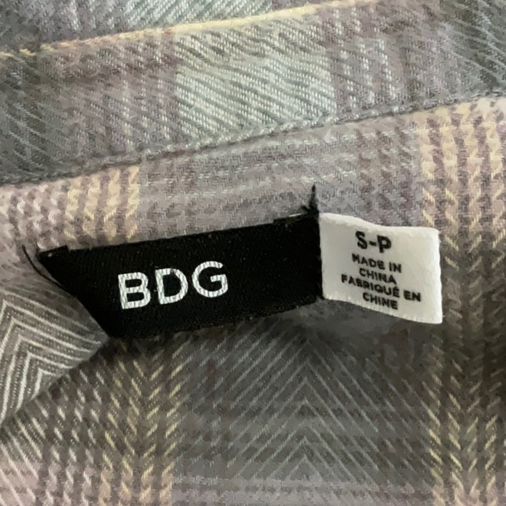 BDG Gray Plaid Button Down Shirt Size Small - Picture 5 of 7